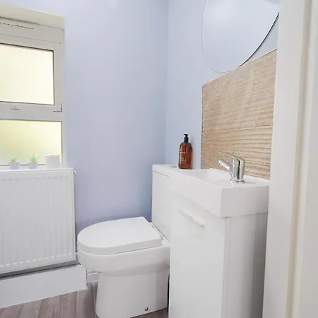 Вилла Entire 4-Bed House & Parking, Steps From Icc & Utilita Arena Birmingham & Broad Street Экстерьер фото