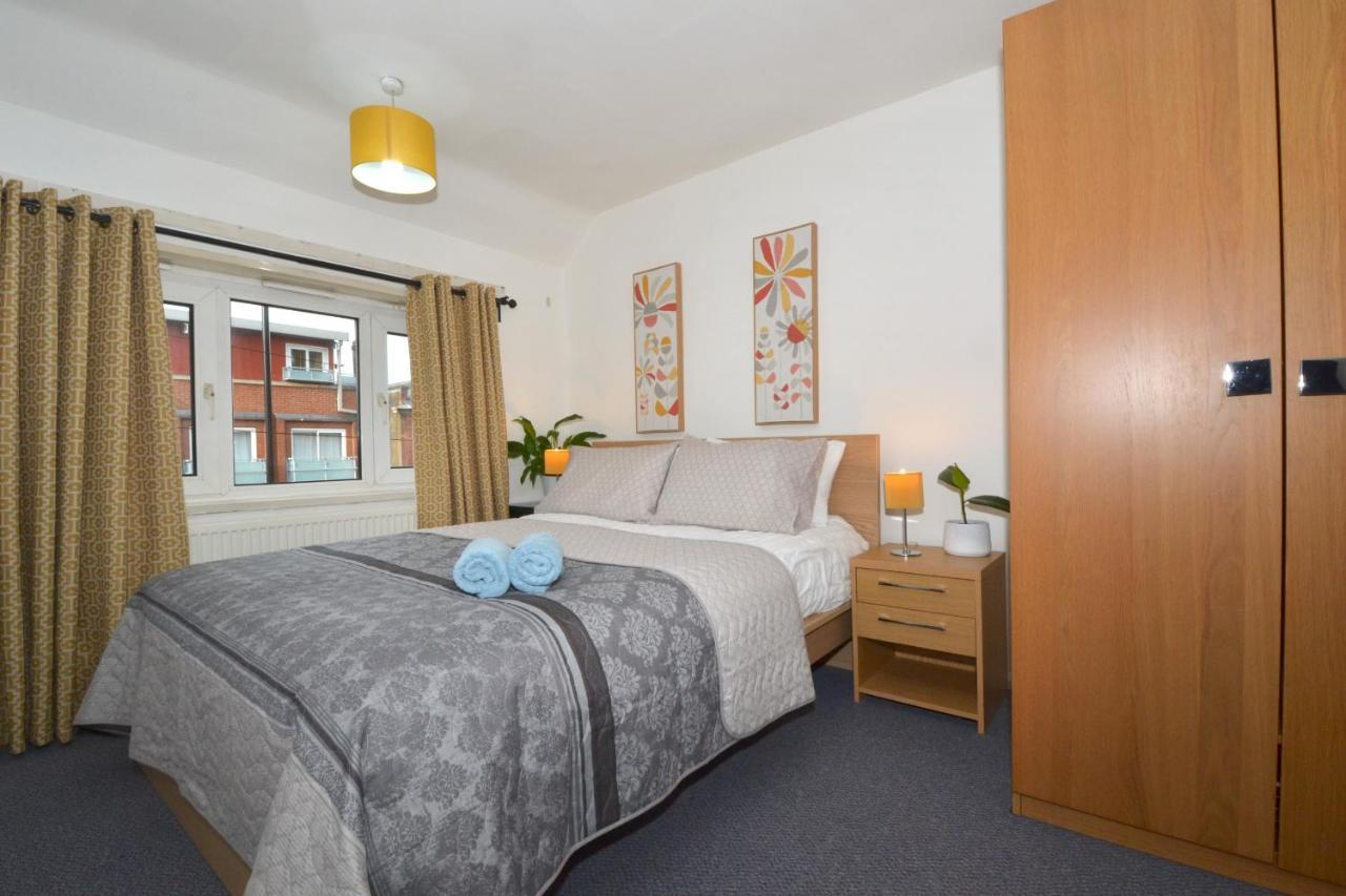 Entire 4-bed House & Parking, Steps From Icc & Utilita Arena & Broad Street Дом отдыха