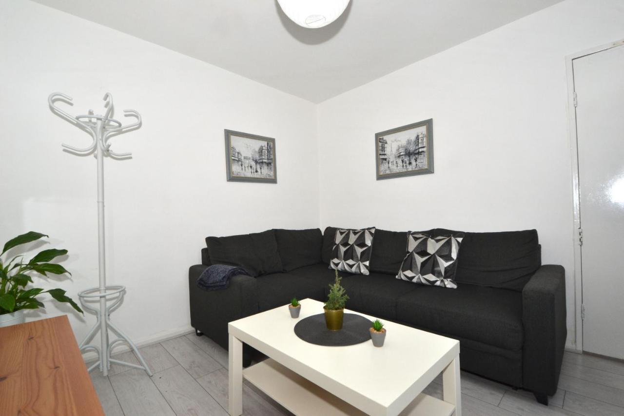 Entire 4-bed House & Parking, Steps From Icc & Utilita Arena & Broad Street * Бирмингем