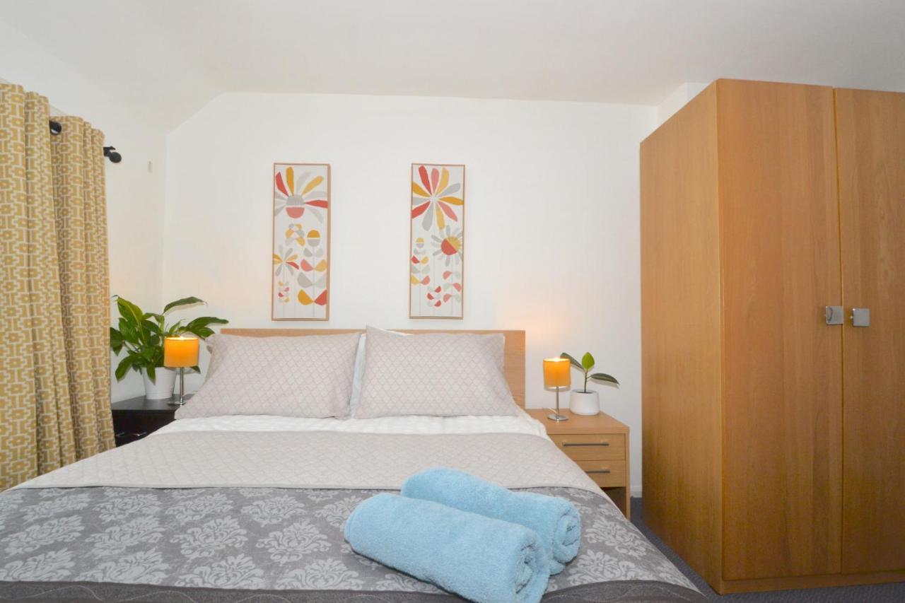 Дом отдыха Entire 4-bed House & Parking, Steps From Icc & Utilita Arena & Broad Street *