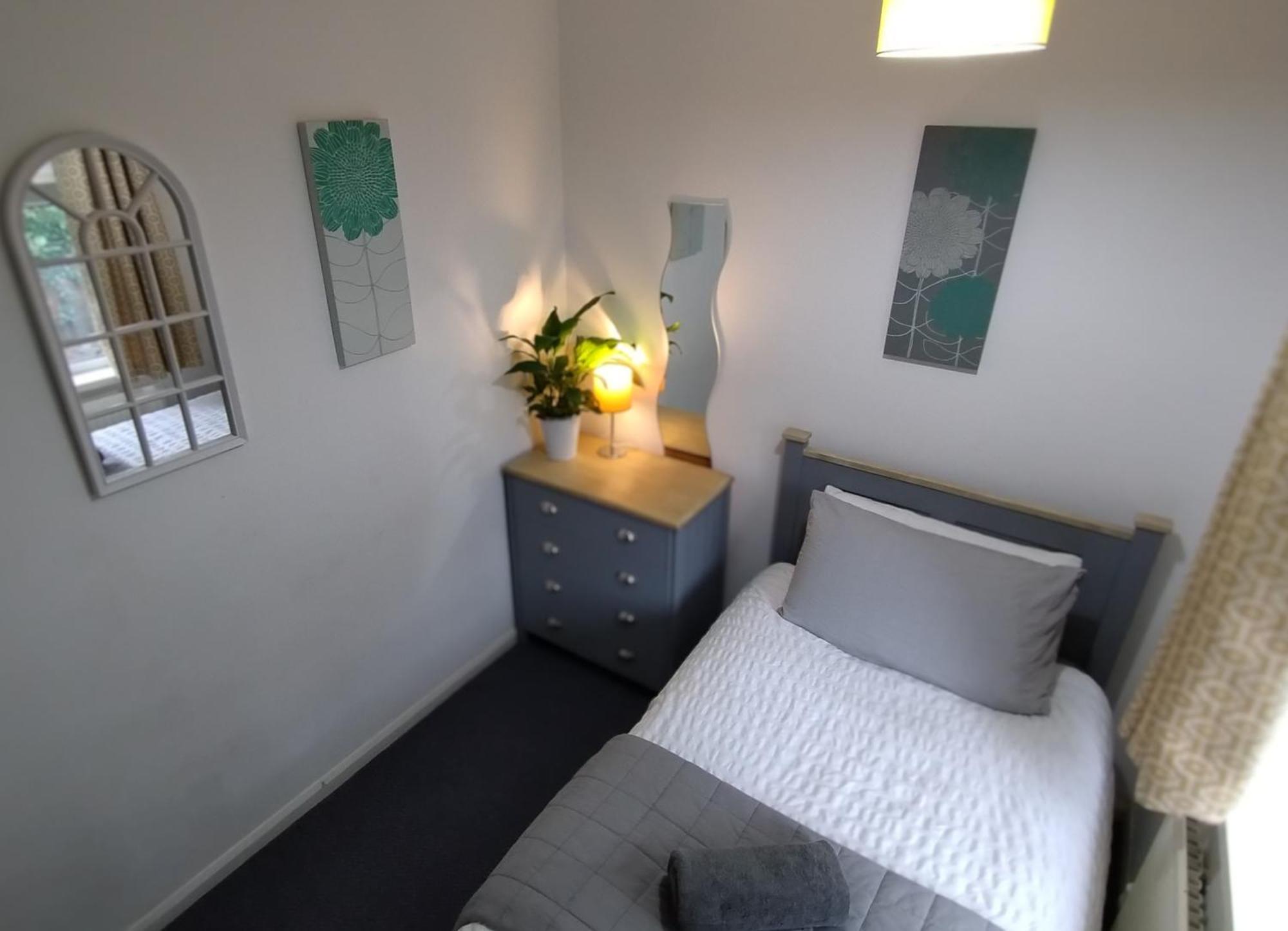 Дом отдыха Entire 4-bed House & Parking, Steps From Icc & Utilita Arena & Broad Street *