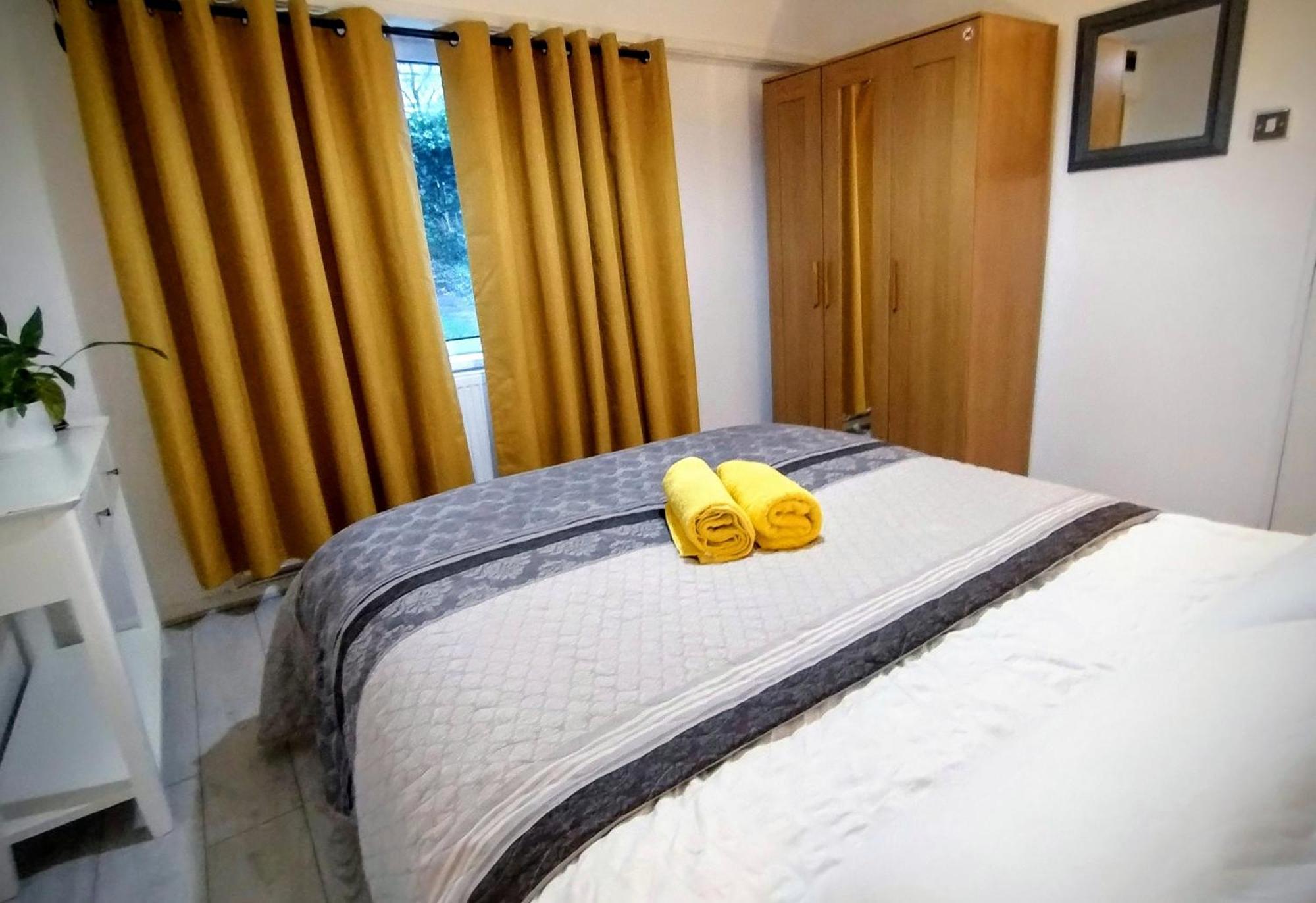 Entire 4-bed House & Parking, Steps From Icc & Utilita Arena & Broad Street * Бирмингем