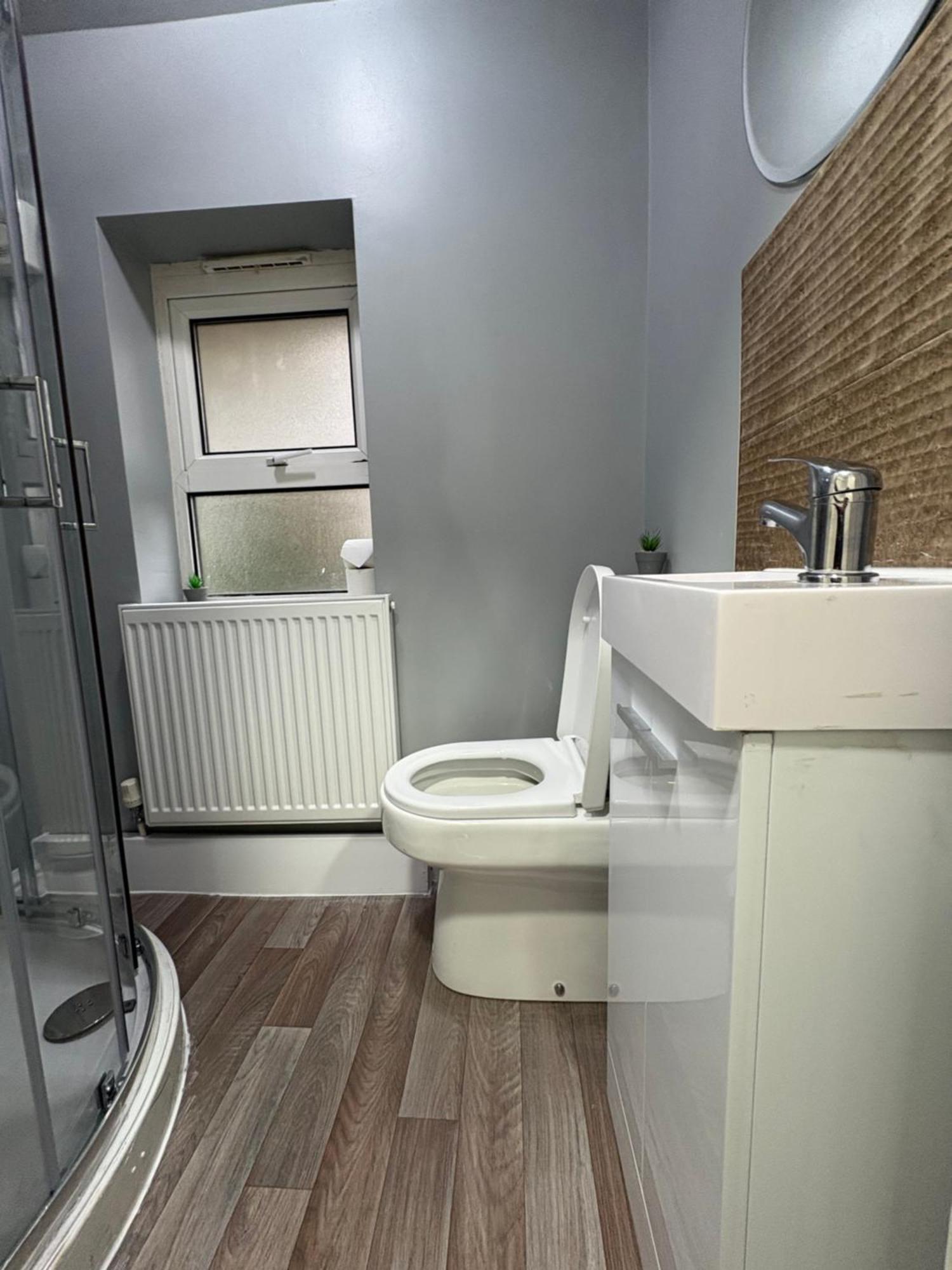 Entire 4-bed House & Parking, Steps From Icc & Utilita Arena & Broad Street * Бирмингем